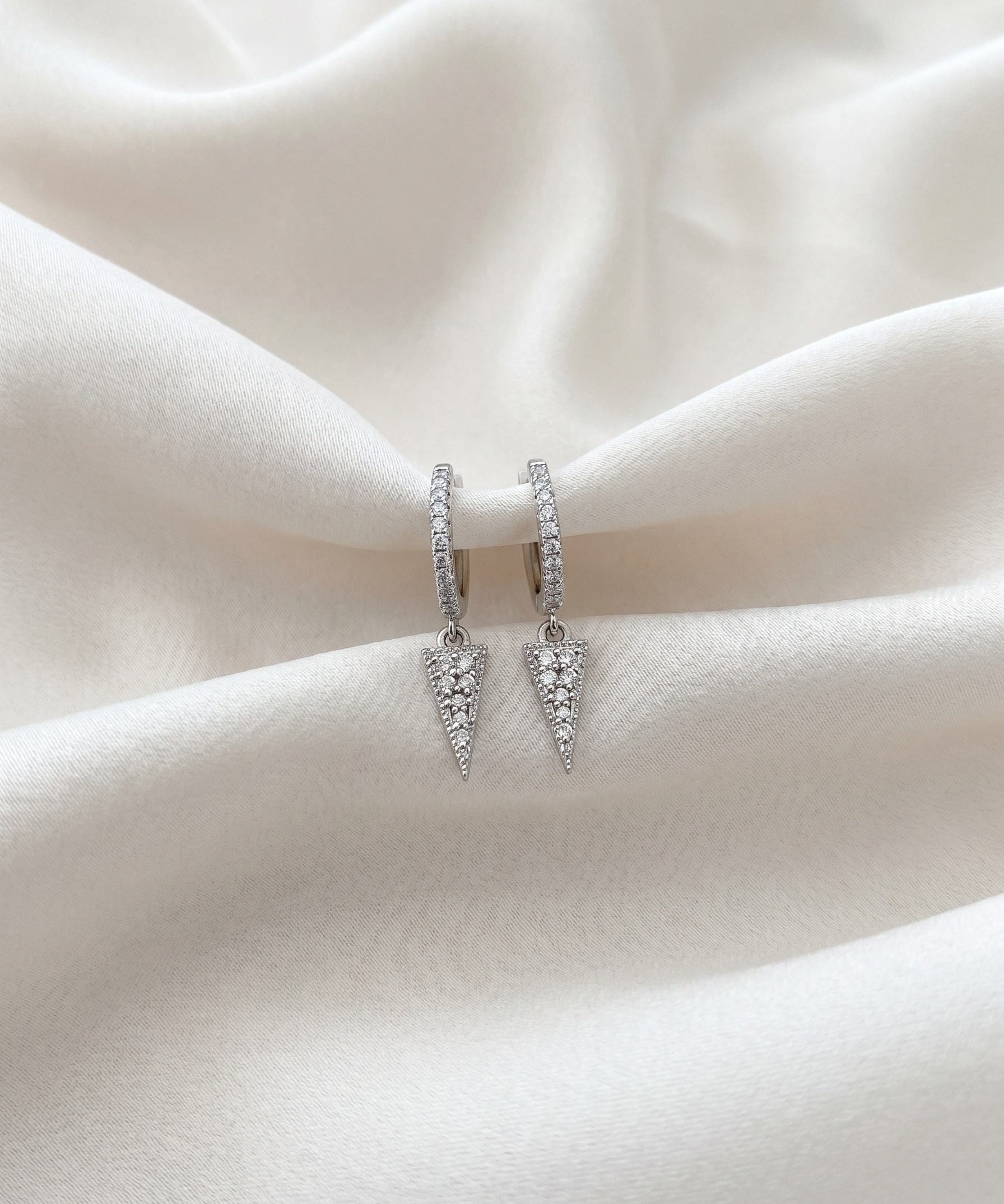 LE sensor earrings Silver Blaine Huggies