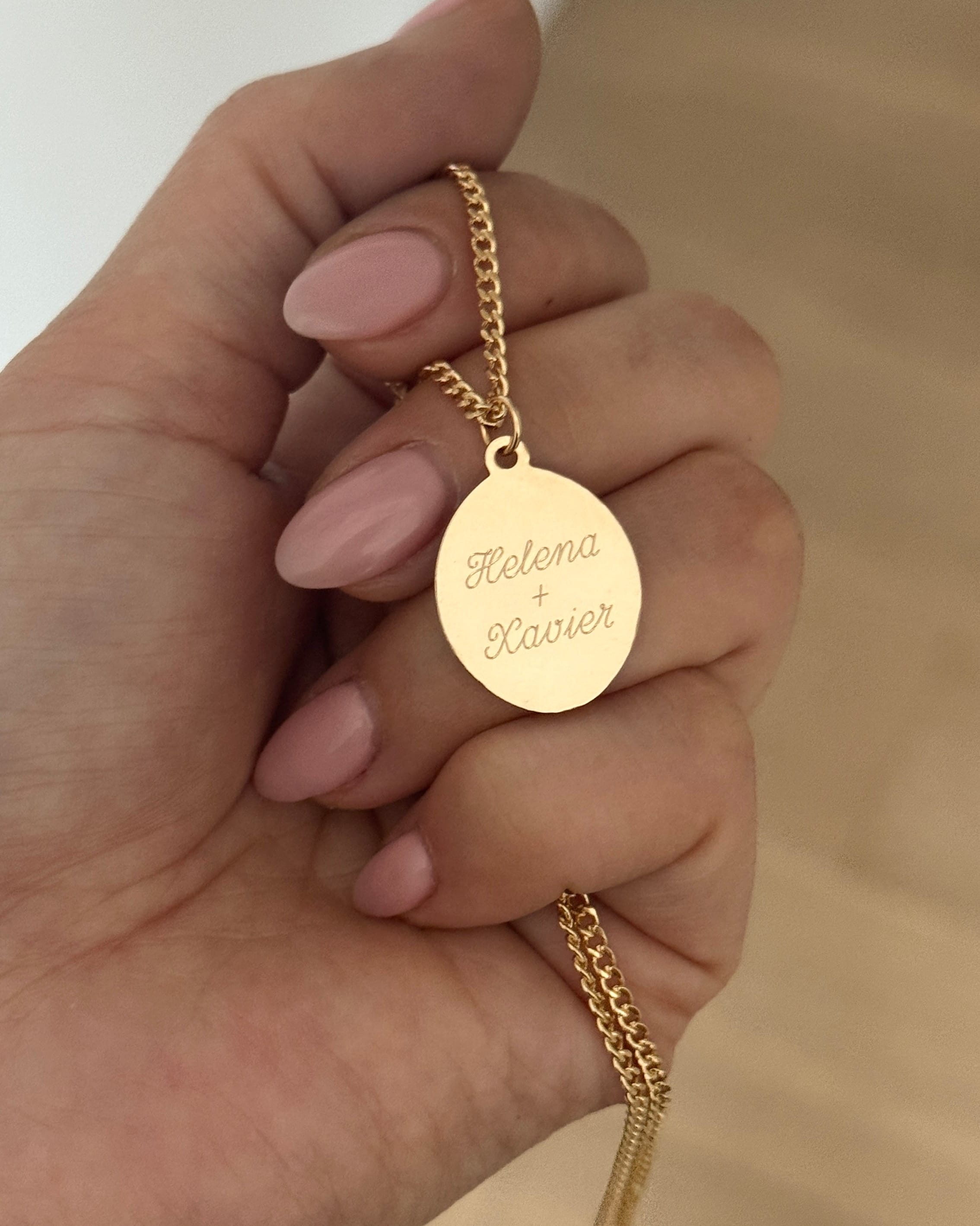 LE sensor necklace Perla Oval Engravable Necklace
