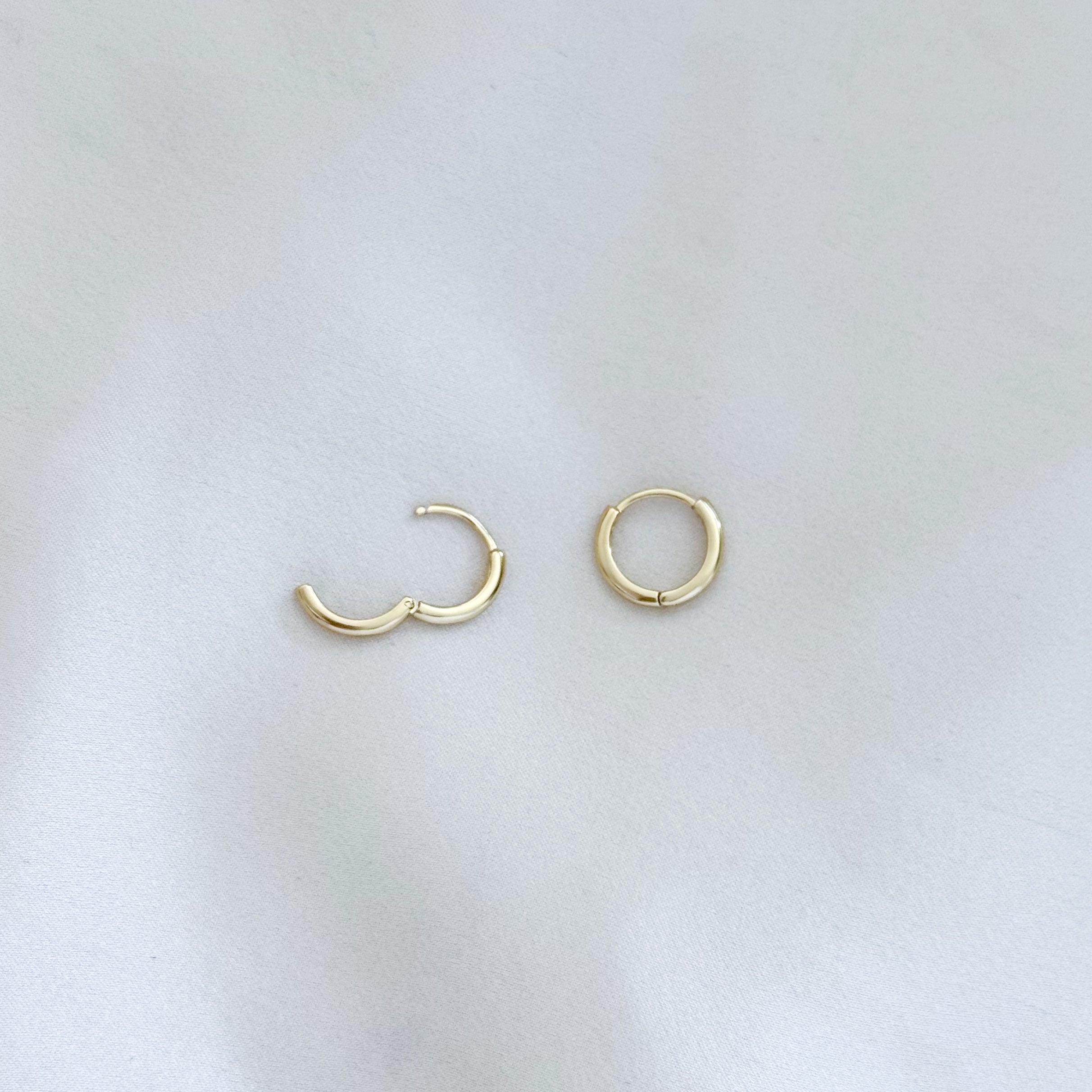 LE sensor earrings Clara Mini Huggies