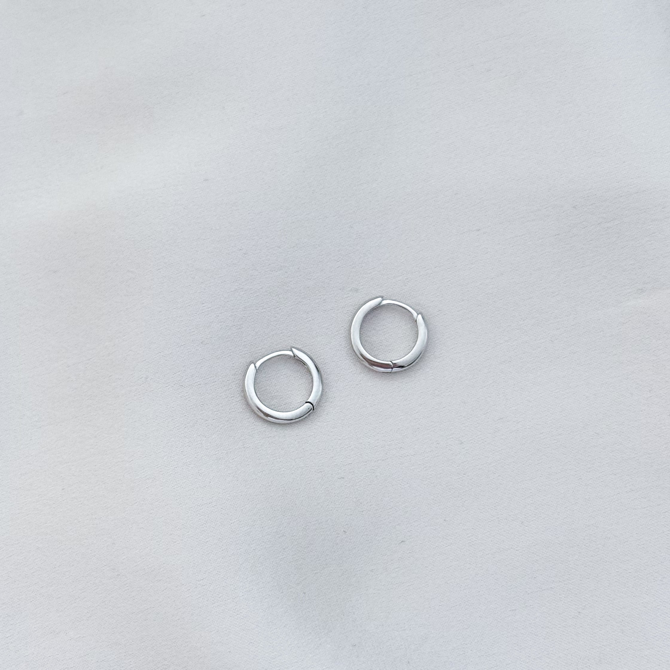 LE sensor earrings Clara Mini Huggies