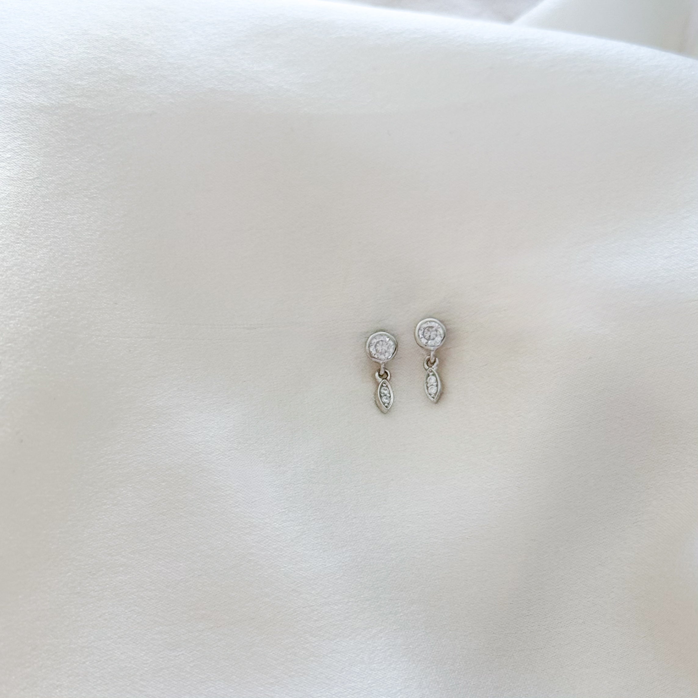 LE sensor earrings Nyla Studs
