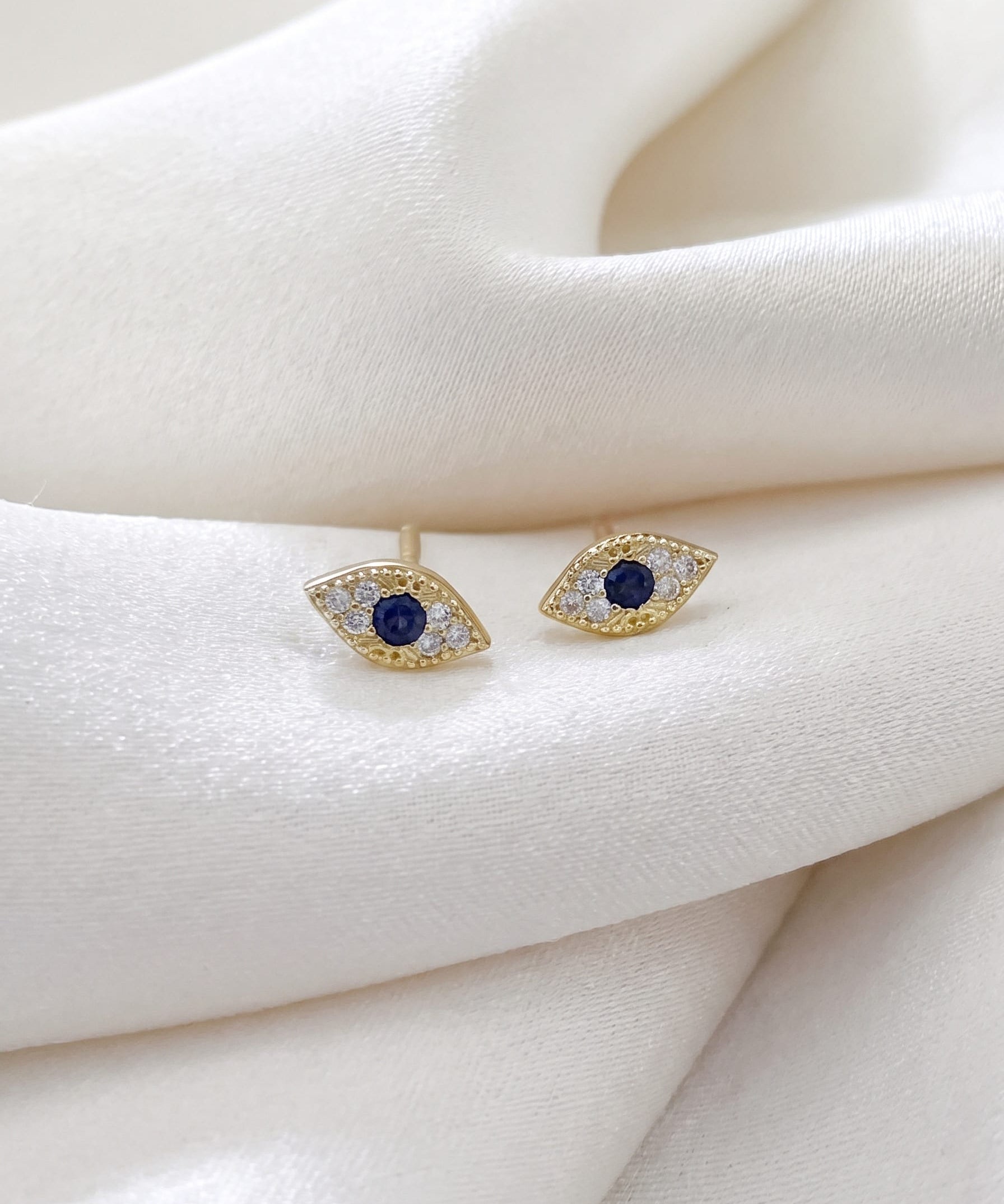 LE sensor earrings Luna Studs