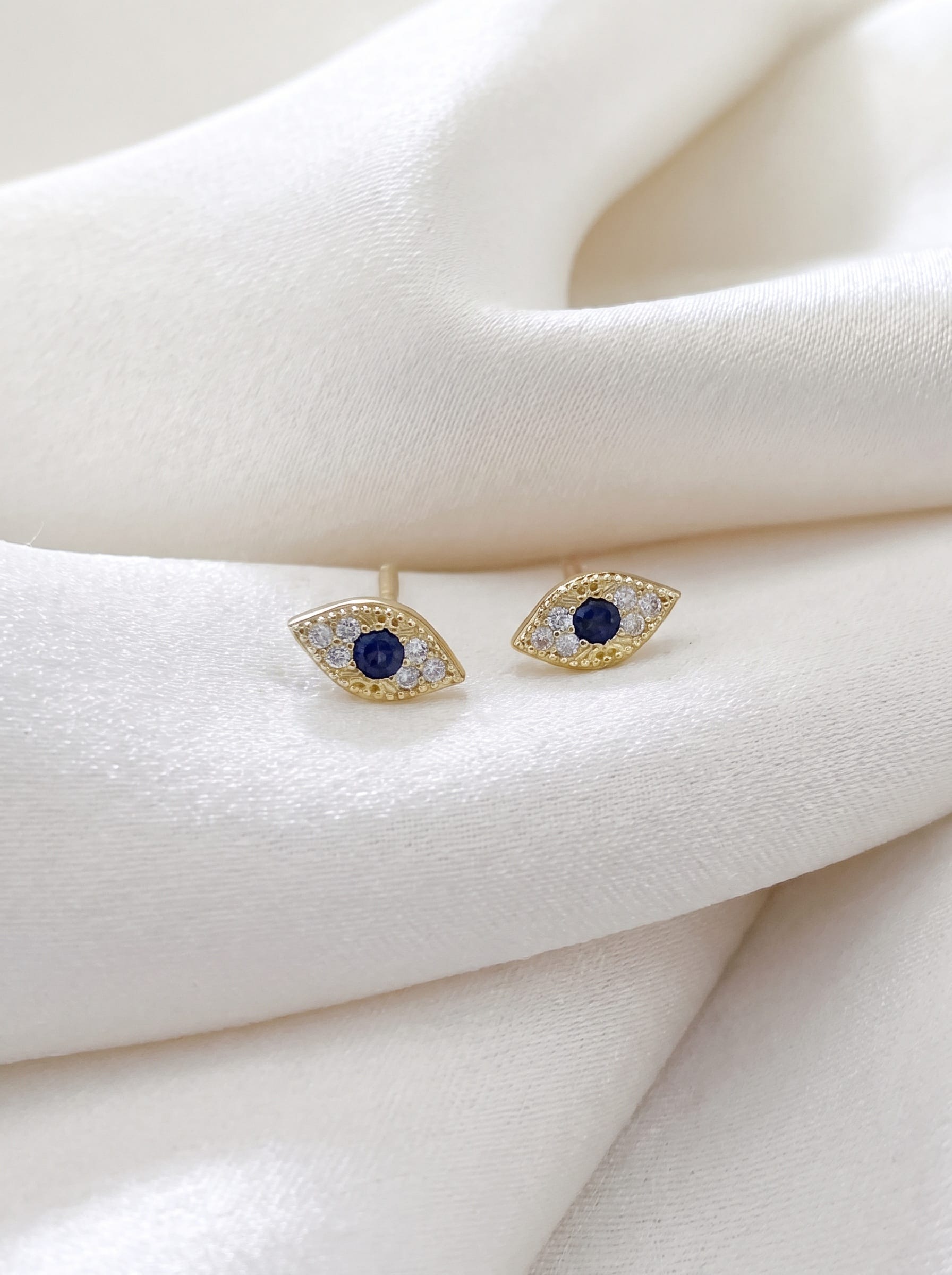 LE sensor earrings Luna Studs