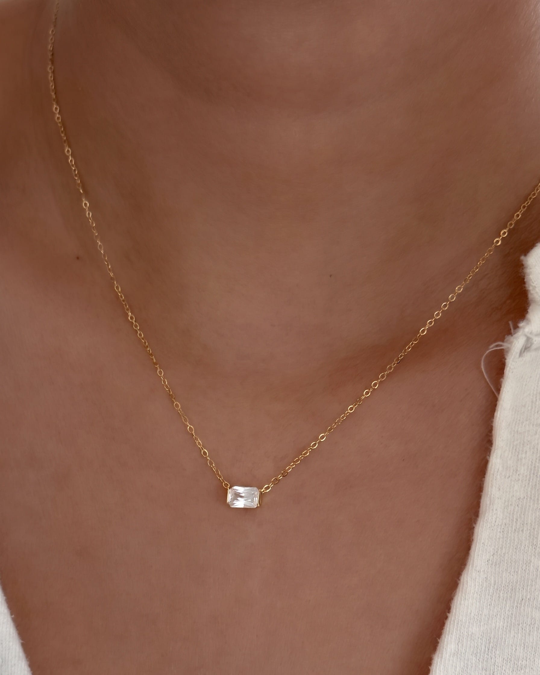 LE sensor necklace Bowie East-West Radiant Necklace