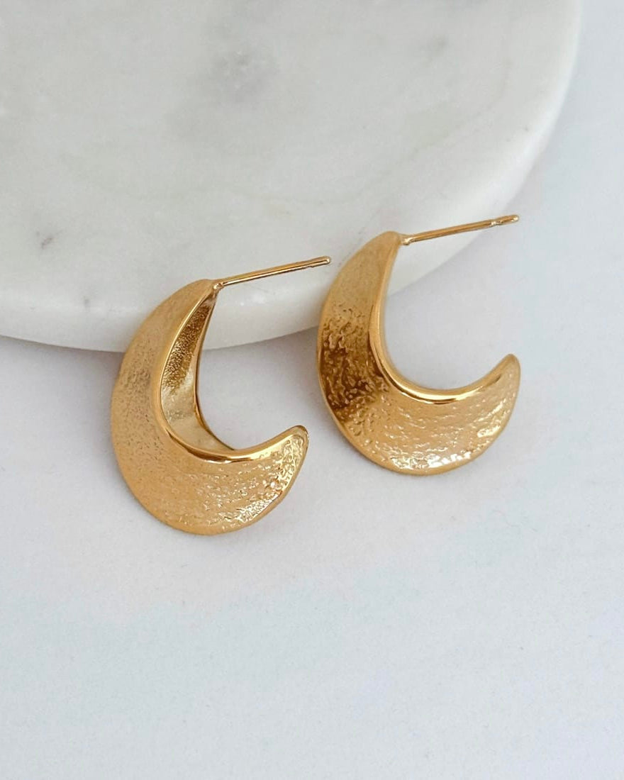 LE sensor earrings Phoebe Hammered Hoops