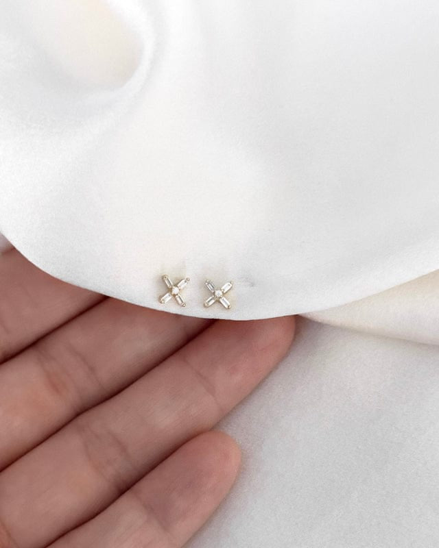 LE sensor earrings Kendra Studs