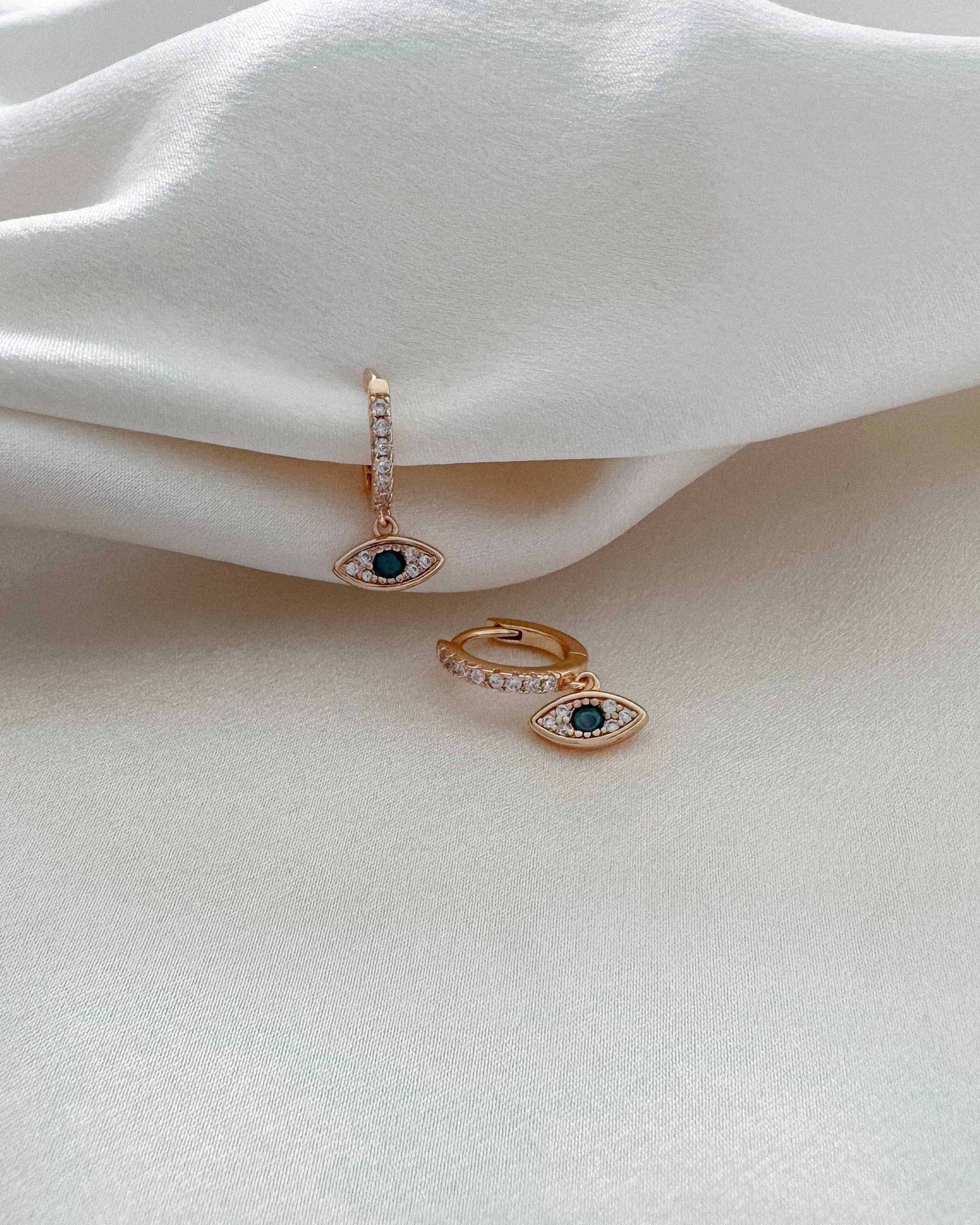 LE sensor earrings Lia Huggies