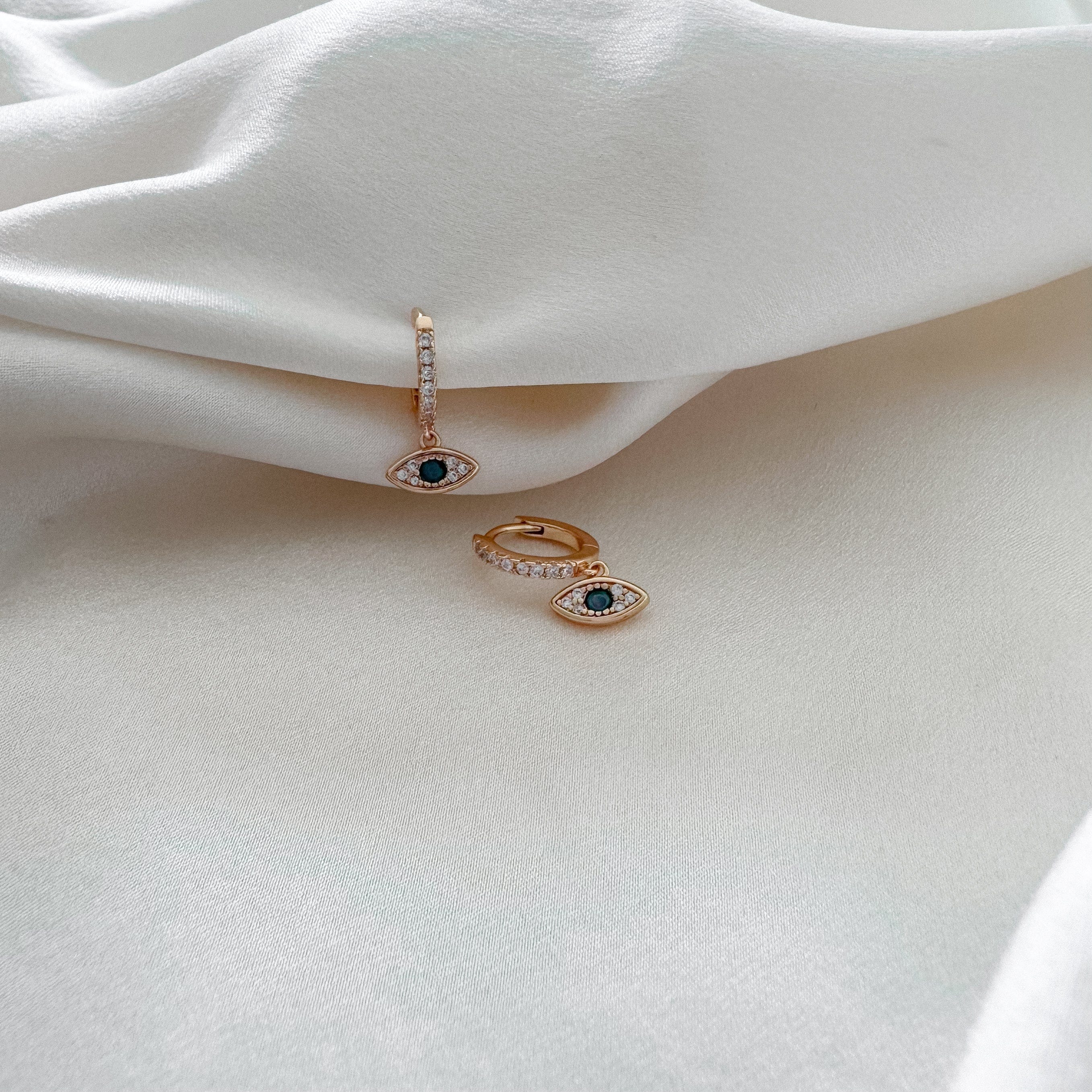 LE sensor earrings Lia Huggies