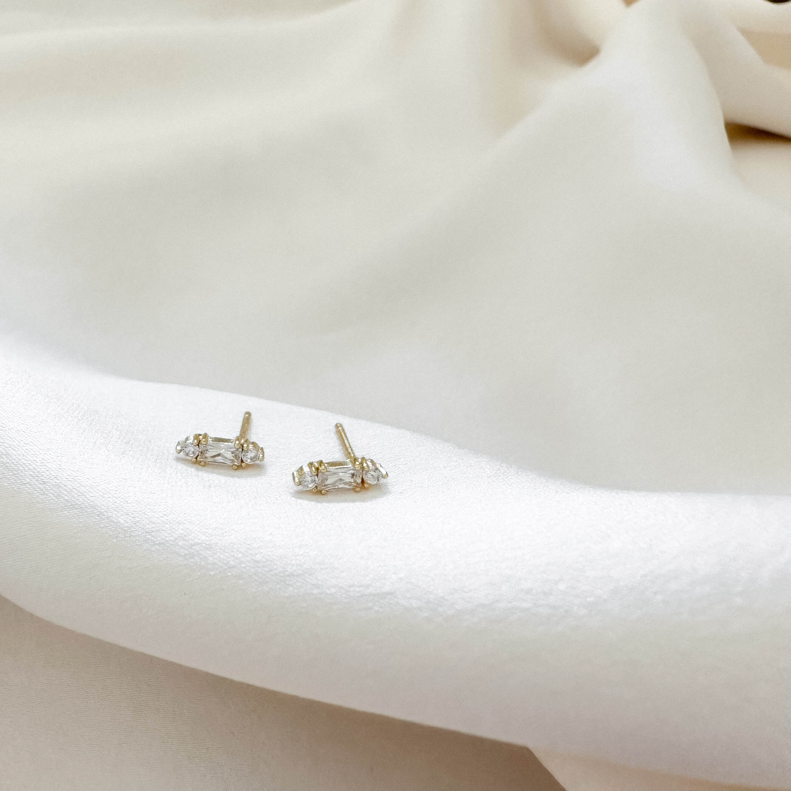 LE sensor earrings Emmy Studs