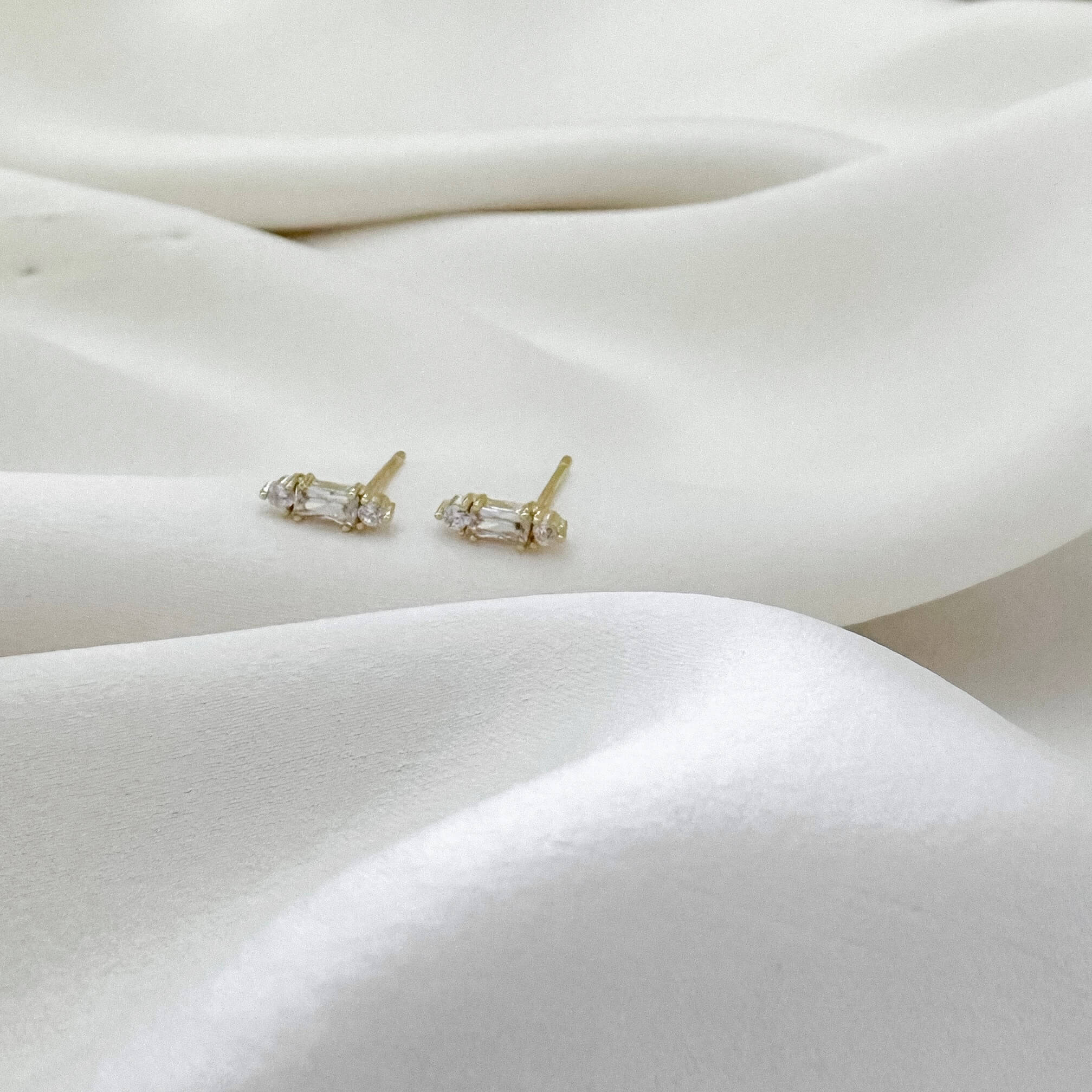 LE sensor earrings Emmy Studs