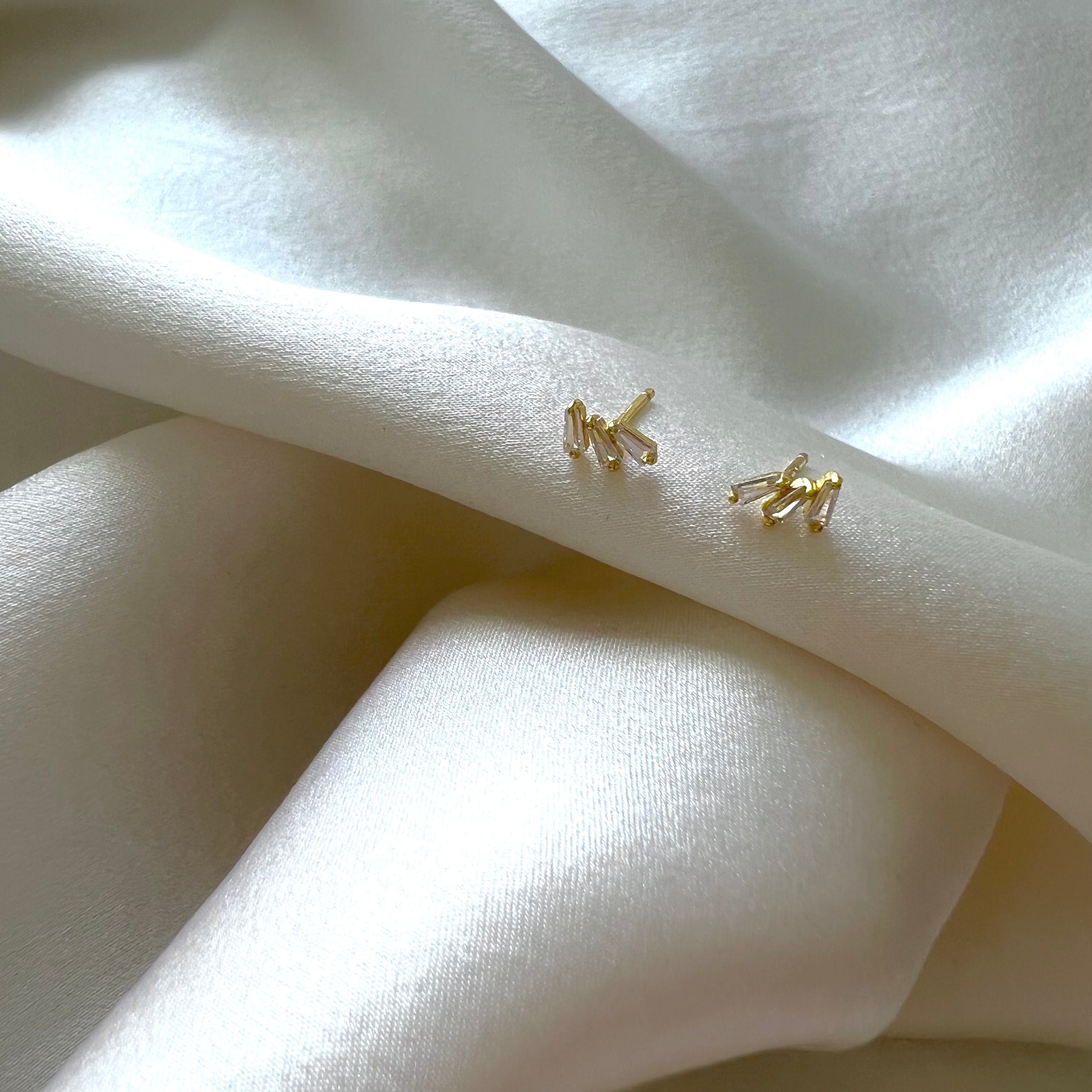 LE sensor earrings Kya Studs